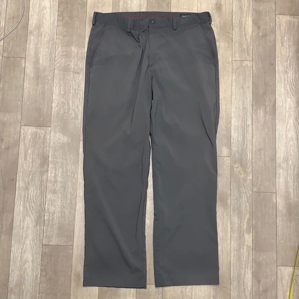 Izod Men's Straight Leg In Charcoal